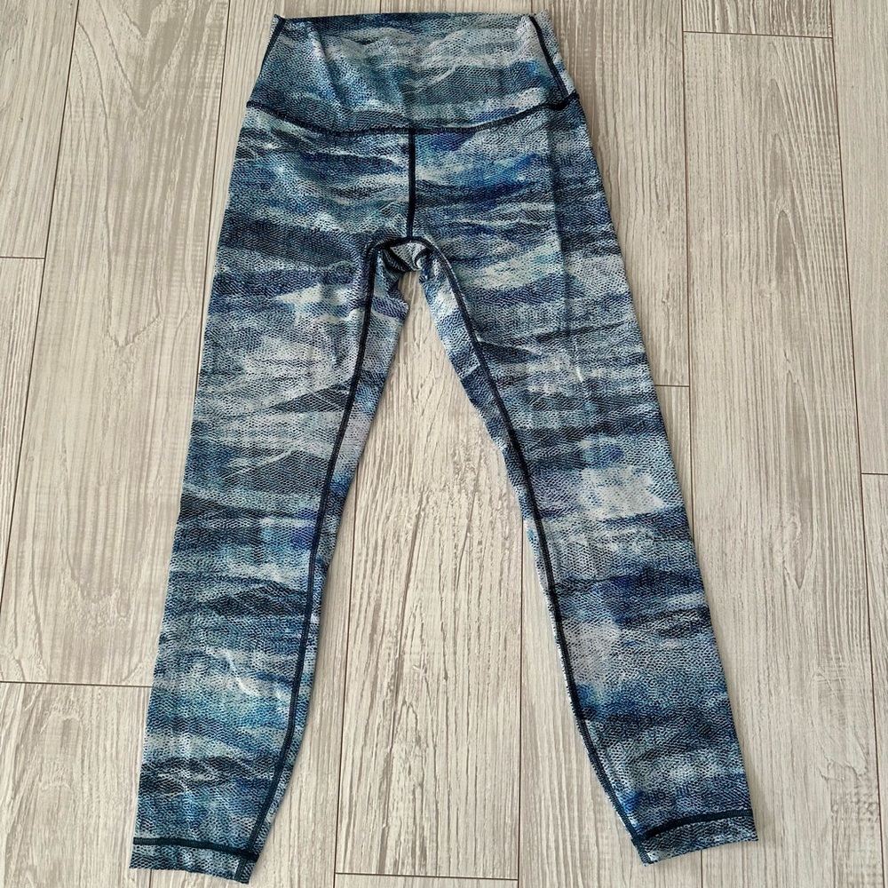 Lululemon cropped Leggings, size 6
